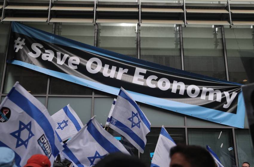 הכלכלה הישראלית תחת לחץ: בין תקיפות צנעא למשברים הפנימיים